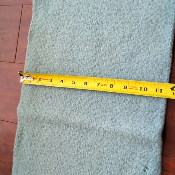 Vintage Wool Scarf - Picture 3 of 6